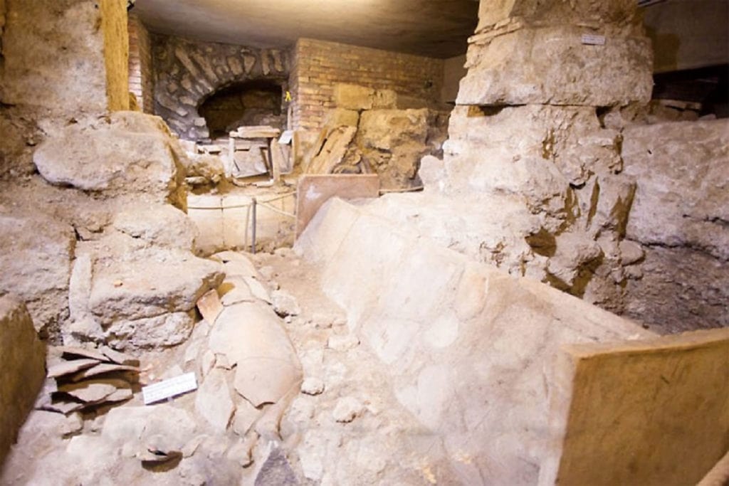 Scavi e Museo di Santa Restituta foto